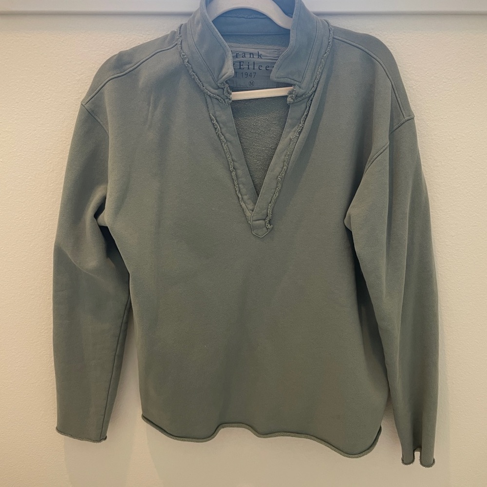 Frank & Eileen sage henley V-Neck Sweater M